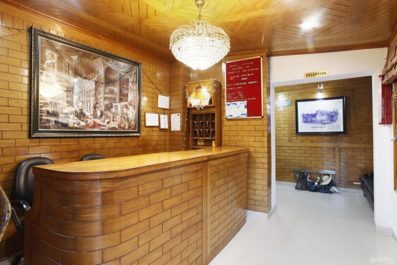 Hotel Blossom Simlá Kültér fotó
